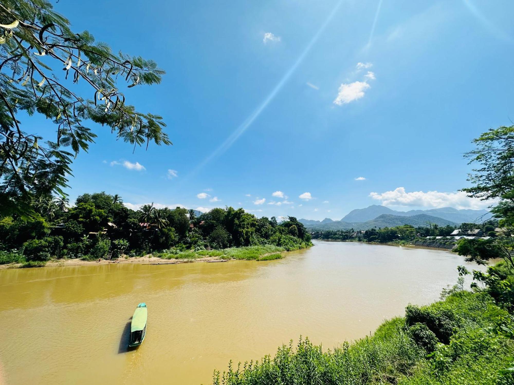 Kingkham Riverside Hotel Luang Prabang Exterior photo